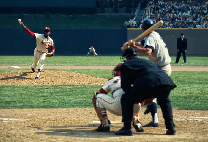 Gibson against the Tigers in October 1968.